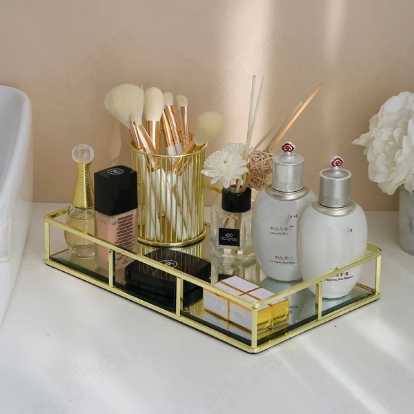 Premium Quality Miror Tray Mackeup lipstick perfume jewlery Golden.